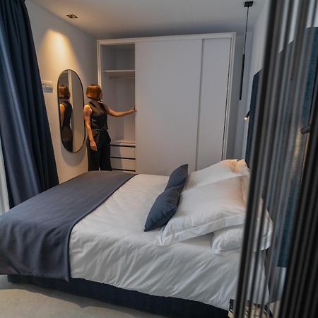 Riam Suites Apartamentos لوس بالاسيوس ي فيلافرانكه المظهر الخارجي الصورة