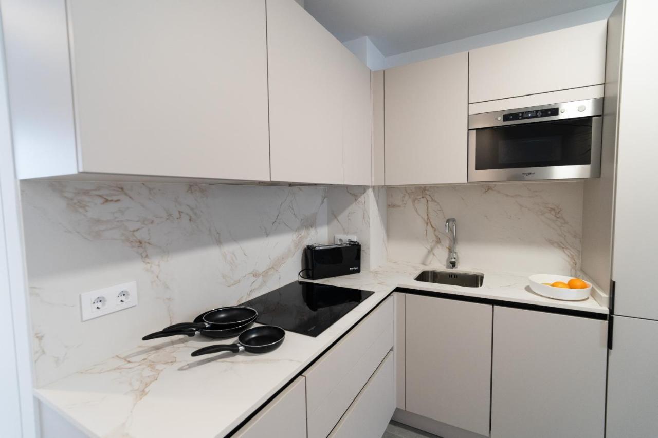Riam Suites Apartamentos لوس بالاسيوس ي فيلافرانكه المظهر الخارجي الصورة