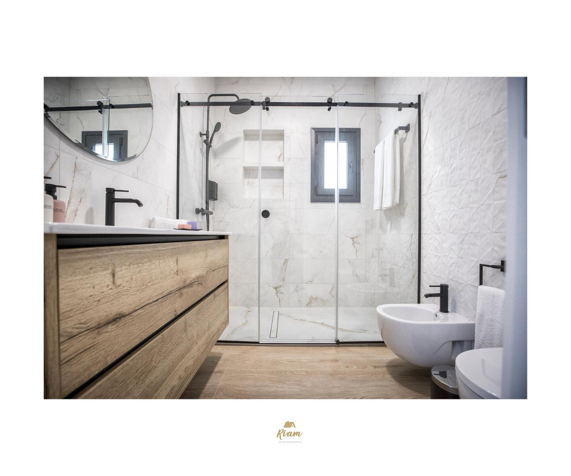 Riam Suites Apartamentos لوس بالاسيوس ي فيلافرانكه المظهر الخارجي الصورة