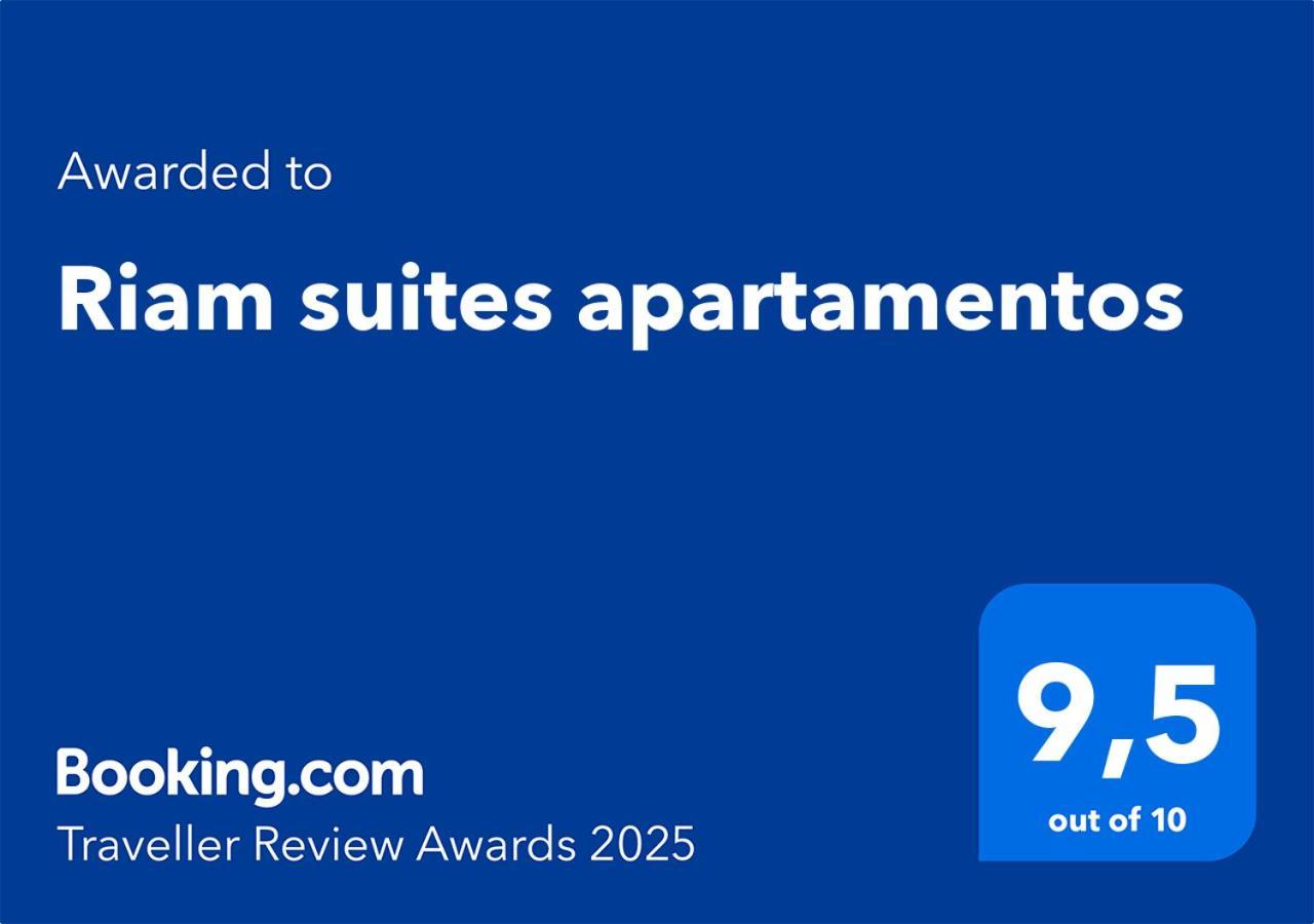 Riam Suites Apartamentos لوس بالاسيوس ي فيلافرانكه المظهر الخارجي الصورة